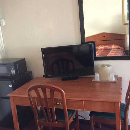 Budget Inn Ocala Bagian luar foto